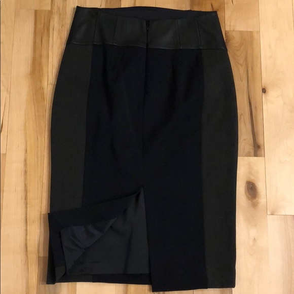 Express skirt with leather-like detail - Picture 6 of 7